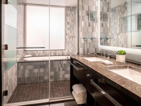 The Ritz-Carlton, Los Angeles L.A. Live : photo 3 de la chambre junior suite, 1 king, city view, club lounge access