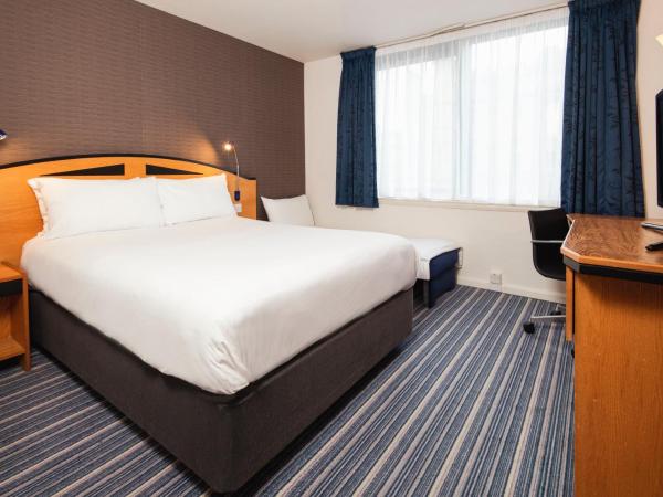 Holiday Inn Express Bristol City Centre, an IHG Hotel : photo 2 de la chambre chambre double avec canapé-lit