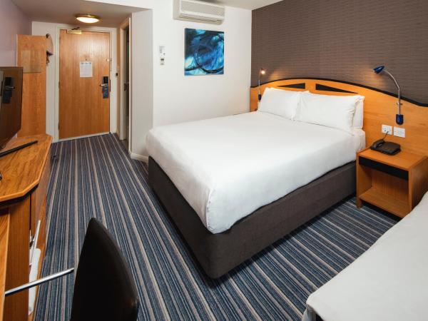 Holiday Inn Express Bristol City Centre, an IHG Hotel : photo 3 de la chambre chambre double avec canapé-lit