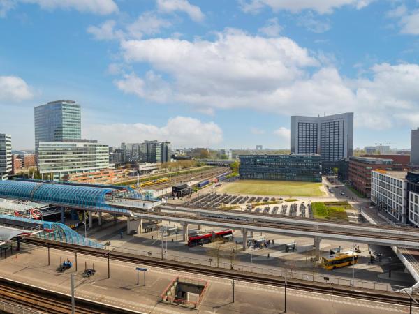 Holiday Inn Express Amsterdam - Sloterdijk Station, an IHG Hotel : photo 4 de la chambre hébergement 1 lit double standard - Étage supérieur - vue sur ville