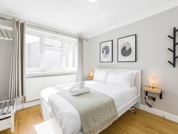 Rose Terrace : photo 9 de la chambre chambre double avec salle de bains privative