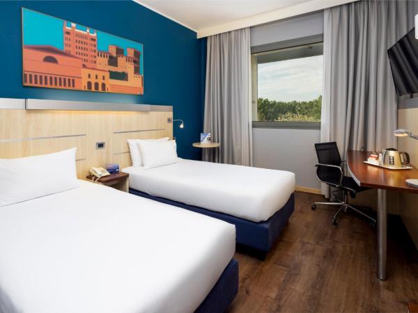 Holiday Inn Express Parma, an IHG Hotel : photo 4 de la chambre chambre lits jumeaux standard