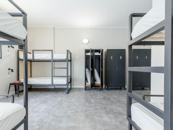 Piccolo Catalunya Hostel : photo 4 de la chambre lit dans dortoir mixte de 6 lits