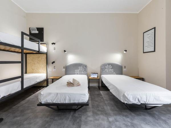 Piccolo Catalunya Hostel : photo 3 de la chambre lit dans dortoir mixte de 4 lits
