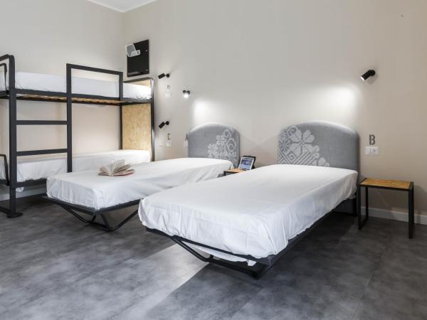 Piccolo Catalunya Hostel : photo 1 de la chambre lit dans dortoir mixte de 4 lits