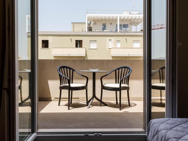 Piccolo Catalunya Hostel : photo 2 de la chambre chambre confort avec balcon