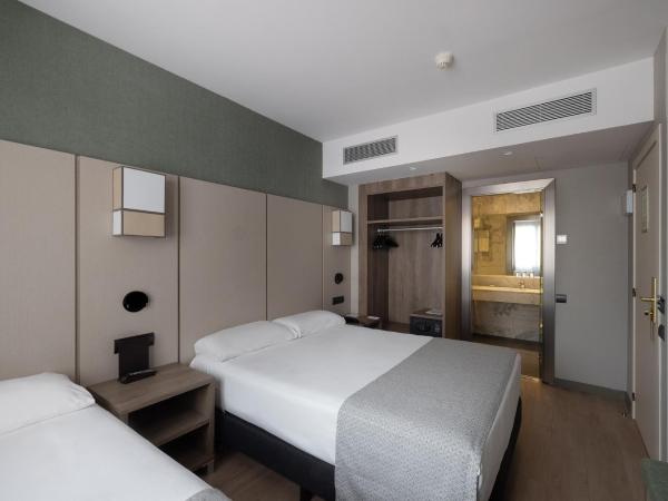 Catalonia Albeniz : photo 3 de la chambre chambre triple (3 adultes)