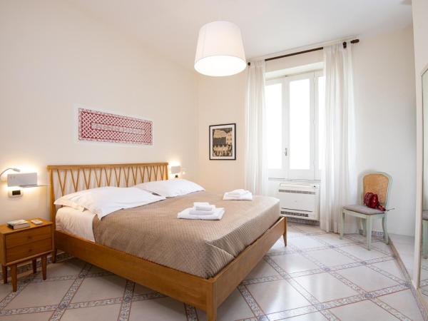 B&B Marcantonio - Ischia Ponte : photo 4 de la chambre chambre double - vue sur cour