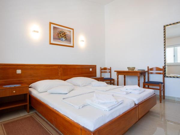 Villa Marina : photo 2 de la chambre chambre double avec balcon - vue sur mer