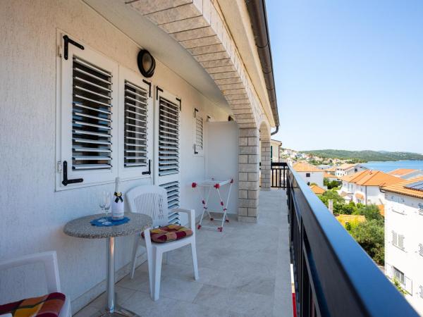Villa Marina : photo 10 de la chambre chambre double avec balcon - vue sur mer