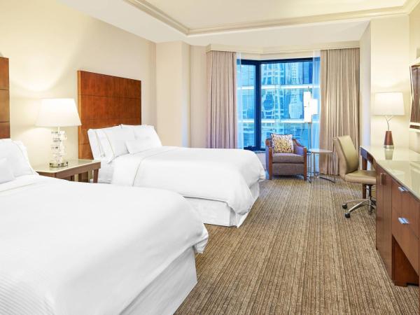 The Westin Chicago River North : photo 3 de la chambre chambre double traditionnelle avec 2 lits doubles et baignoire adaptée - accessible aux personnes à mobilité réduite et aux malentendants