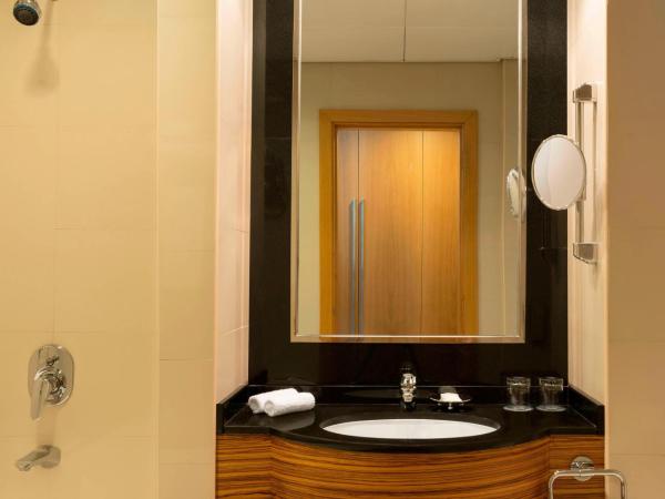 Four Points by Sheraton Bur Dubai : photo 9 de la chambre executive king suite with complimentary shuttle service to dubai mall & kite beach