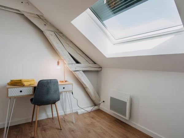 Coeur de ville #H3 - WIFI et NETFLIX - Lave linge - Logement partagé - Chambre privée : photo 8 de la chambre chambre double