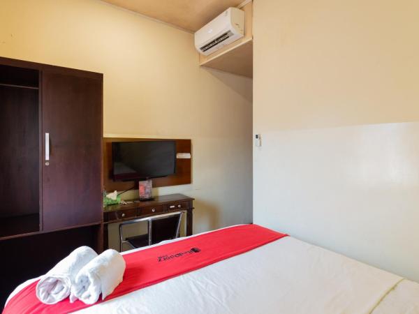 RedDoorz near Halim Perdanakusuma 3 : photo 3 de la chambre chambre double