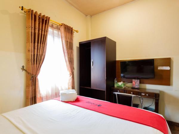 RedDoorz near Halim Perdanakusuma 3 : photo 4 de la chambre chambre double