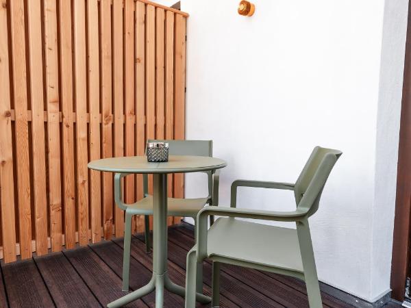 H5 Grauer Bär Studios & More : photo 8 de la chambre studio avec balcon