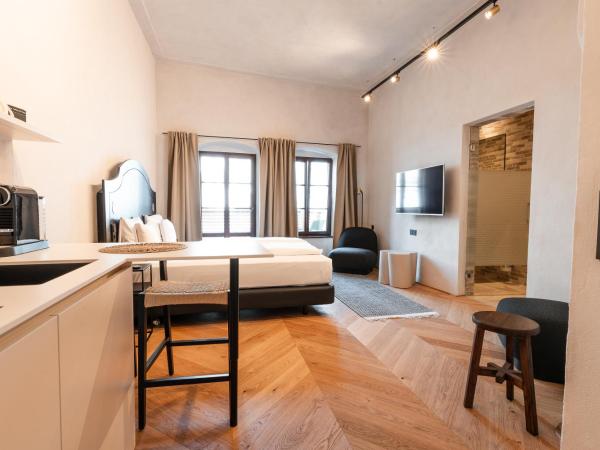 H5 Grauer Bär Studios & More : photo 1 de la chambre studio avec balcon