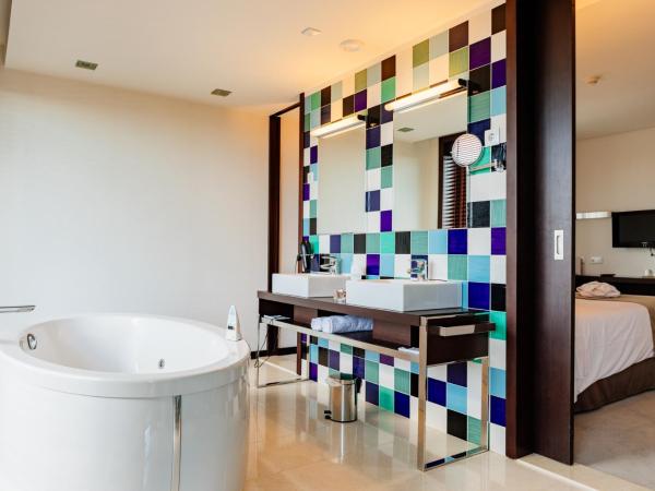 Axis Porto Business & Spa Hotel : photo 5 de la chambre suite supérieure 