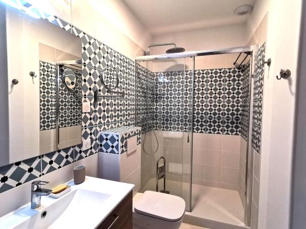 Rougetomette : photo 4 de la chambre chambre double avec salle de bains privative