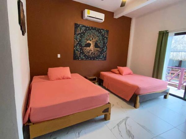 Howlita Tulum - Adult Only : photo 1 de la chambre chambre quadruple avec balcon 