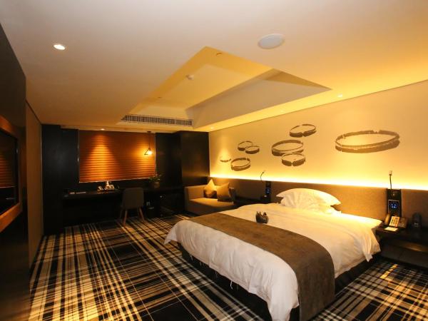 Likto Hotel-Free Shuttle Bus to Canton Fair : photo 1 de la chambre business suite-free snacks&clothes steamer