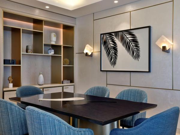 The St. Regis Dubai, The Palm : photo 5 de la chambre suite astor avec 1 lit king-size - vue sur mer