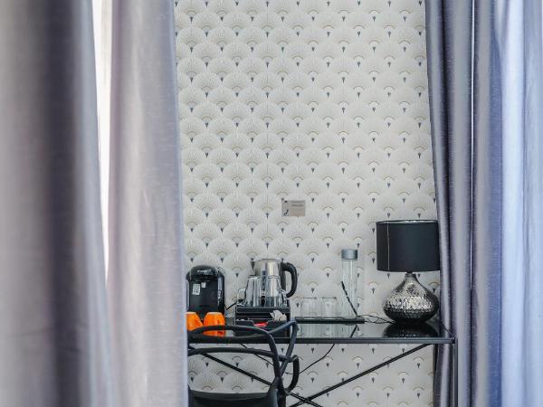 Le Manoir Hôtel : photo 7 de la chambre chambre double standard - accessible aux personnes à mobilité réduite