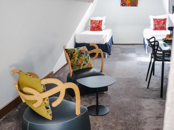 Le Manoir Hôtel : photo 5 de la chambre suite familiale mansardée