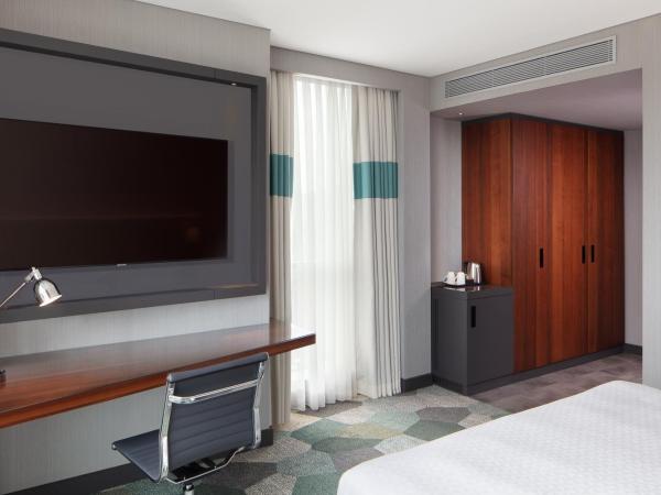 Four Points by Sheraton Istanbul Kagithane : photo 1 de la chambre chambre lit king-size deluxe d'angle