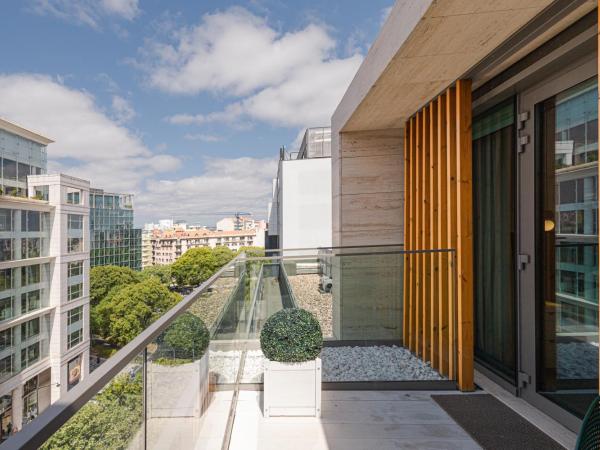 LUSTER Hotel : photo 2 de la chambre suite duplex - vue sur ville