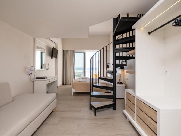 Dimitrios Village Beach Resort : photo 1 de la chambre maisonnette