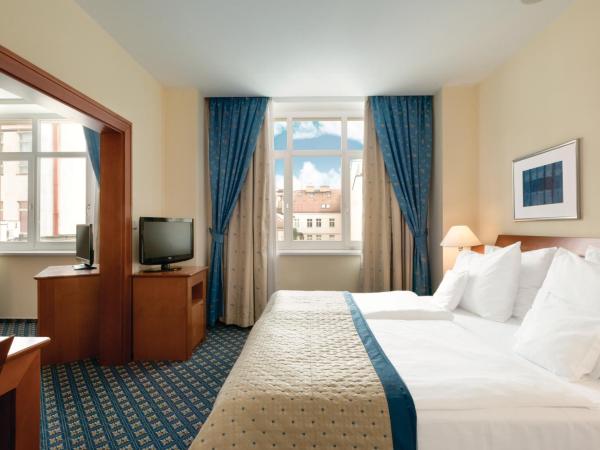 Ramada Prague City Centre : photo 2 de la chambre suite