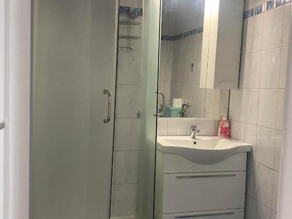 Villa Sekki : photo 10 de la chambre chambre double avec salle de bains privative