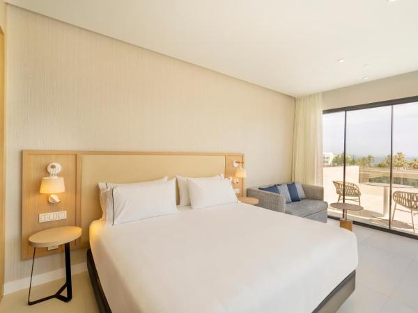 Eurostars Oasis Marbella : photo 3 de la chambre chambre double premium avec terrasse - vue sur mer