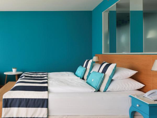 Falkensteiner Hotel & Spa Iadera : photo 2 de la chambre suite junior - vue sur parc