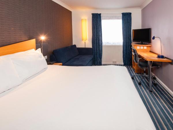 Holiday Inn Express Bristol Filton, an IHG Hotel : photo 1 de la chambre chambre double avec canapé-lit