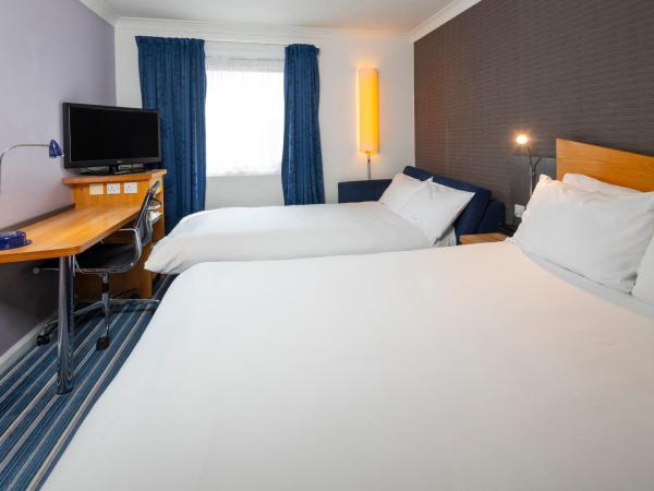 Holiday Inn Express Bristol Filton, an IHG Hotel : photo 3 de la chambre chambre double avec canapé-lit