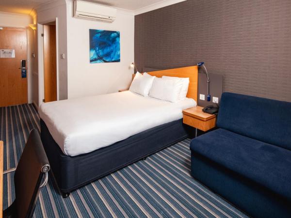 Holiday Inn Express Bristol Filton, an IHG Hotel : photo 2 de la chambre chambre double standard avec canapé-lit