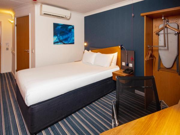 Holiday Inn Express Bristol Filton, an IHG Hotel : photo 3 de la chambre chambre double - accessible aux personnes à mobilité réduite - non-fumeurs