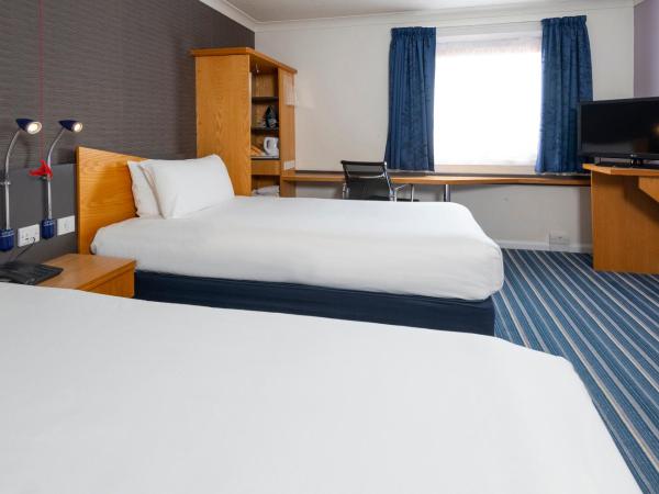 Holiday Inn Express Bristol Filton, an IHG Hotel : photo 1 de la chambre chambre lits jumeaux pour personnes à mobilité réduite
