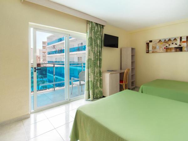 Hotel Servigroup Calypso : photo 2 de la chambre chambre double (2 adultes + 2 enfants)