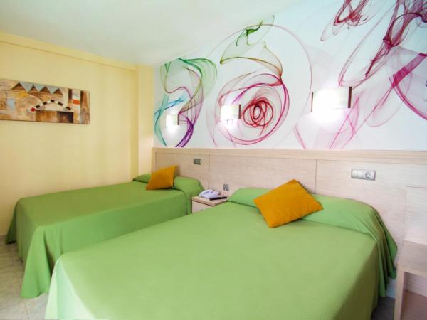 Hotel Servigroup Calypso : photo 3 de la chambre chambre double (2 adultes + 2 enfants)