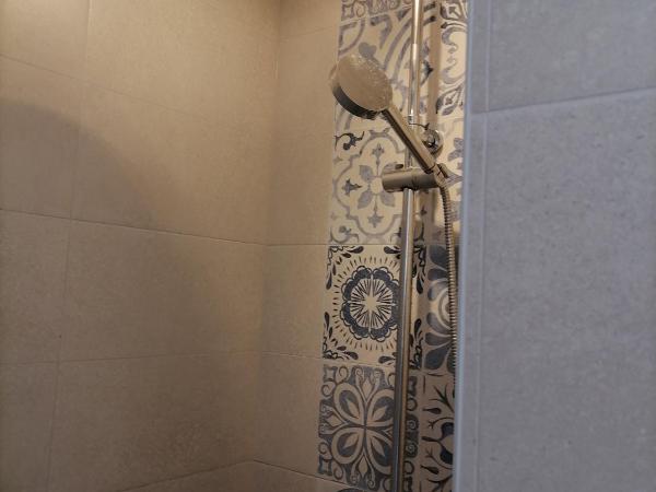 Ravissante petite suite : photo 5 de la chambre chambre double avec salle de bains privative