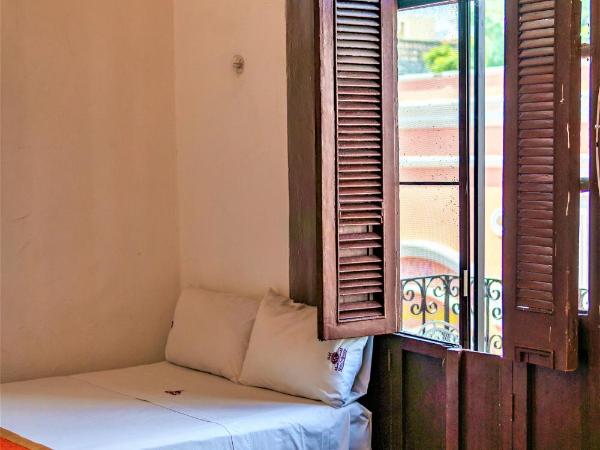 Hotel Gran Centenario : photo 6 de la chambre chambre triple