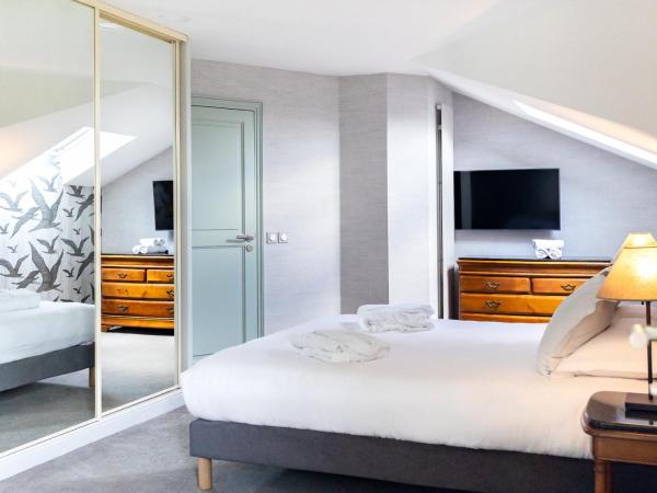 Le Relais Saint Michel : photo 9 de la chambre chambre familiale prestige - vue sur mont-saint-michel