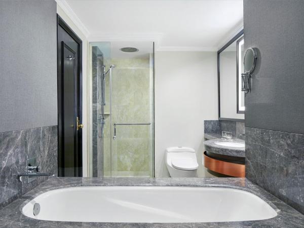 Sheraton Surabaya Hotel & Towers : photo 4 de la chambre chambre lit king-size club