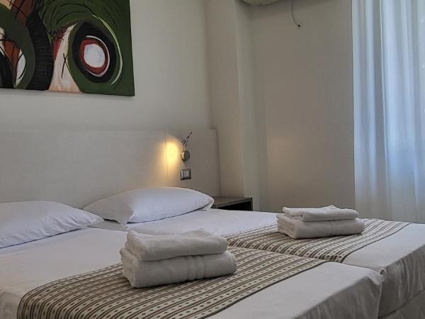 Hotel Dei Fiori : photo 1 de la chambre chambre lits jumeaux standard