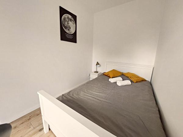 Royal Smart Apartments Cracow : photo 3 de la chambre chambre familiale avec salle de bains privative