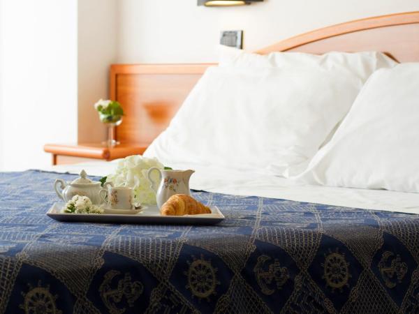 Hotel Nord Est : photo 4 de la chambre chambre triple