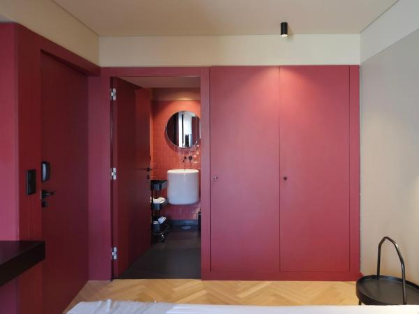 Oporto CoLiving Circunvalação 13228 : photo 2 de la chambre chambre double avec salle de bains privative